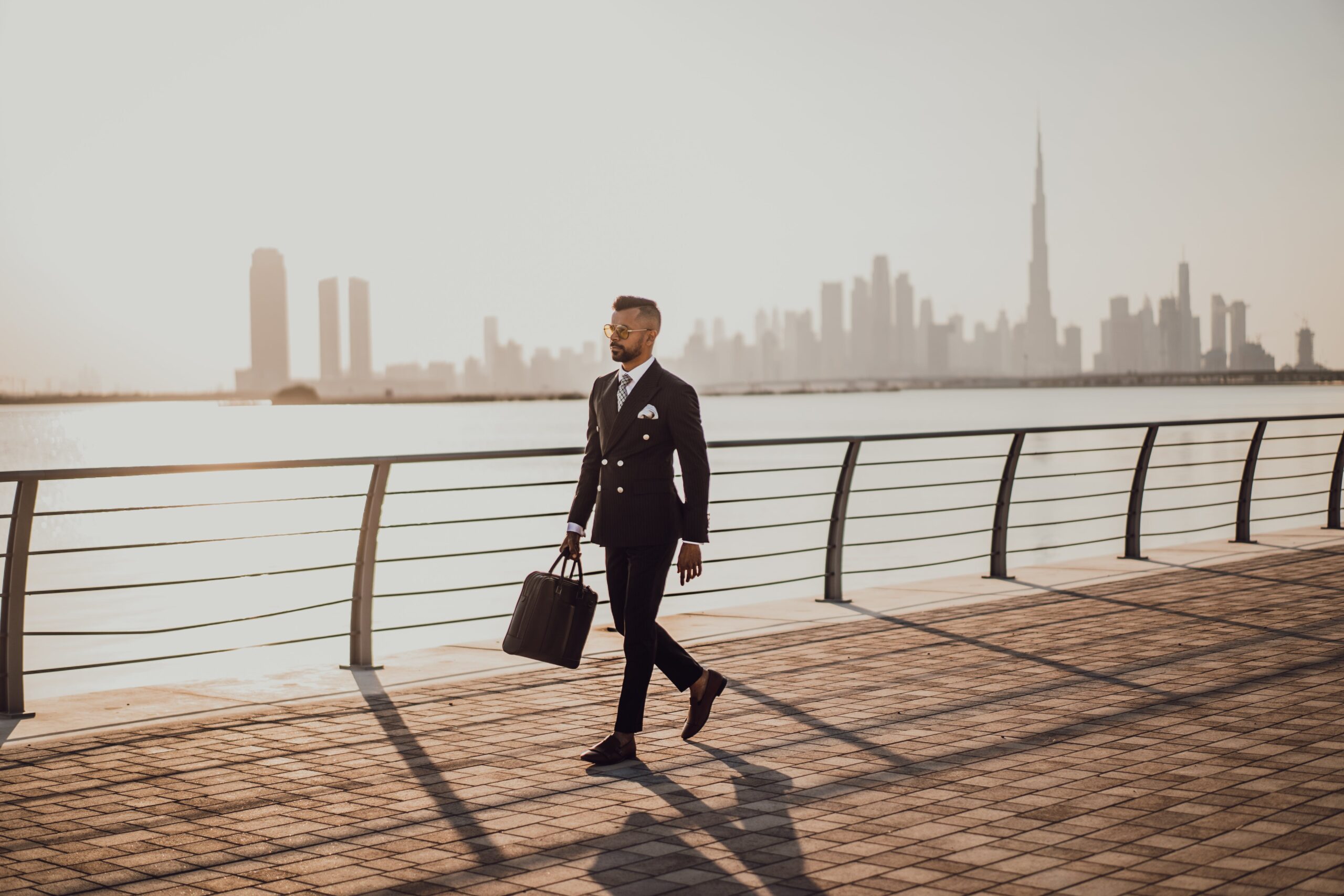 10 Travel Essentials for Modern Business Travelers
