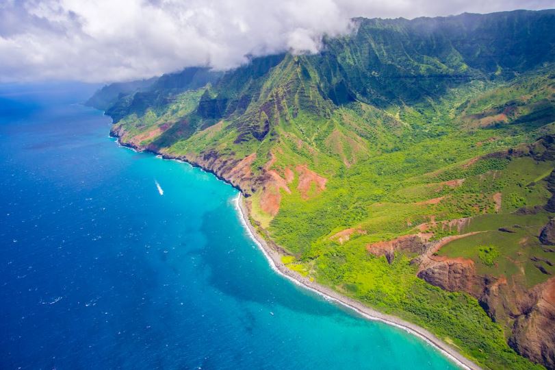 Aerial-view-of-an-island-in-Hawaii