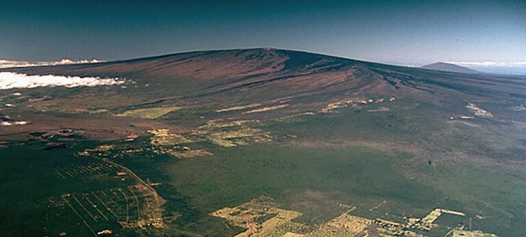 An-aerial-image-of-Mauna-Loa