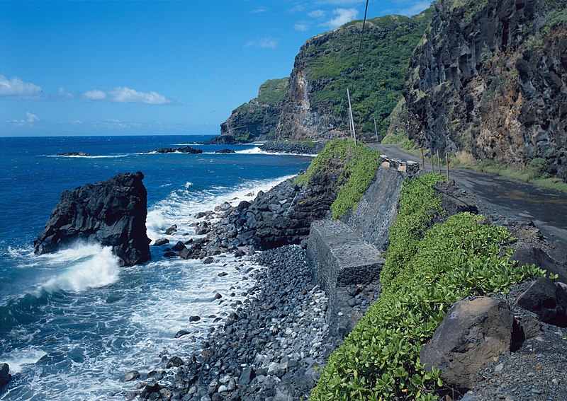Hana_Belt_Road_Between_Haiku_and_Kaipahulu_Hana_vicinity_Maui_County_Hawaii