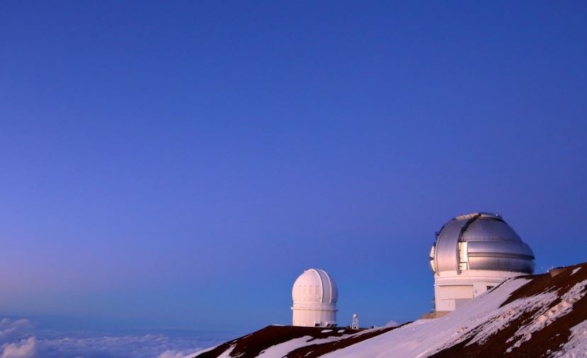 Hawaii-observatory-telescopes-mountain-summit-snow