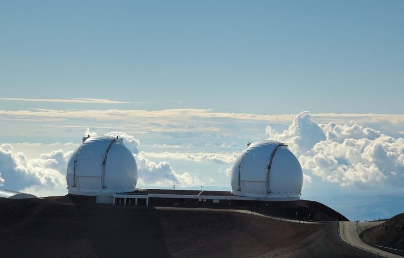 Mauna-Kea-Observatories-clouds-Mauna-Kea-summit-blue-sky-road