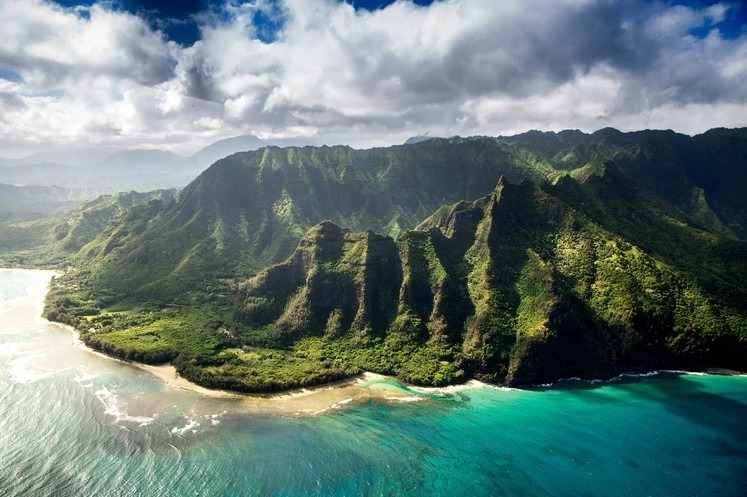 Must-have-Items-when-Traveling-to-Hawaii-with-Kids