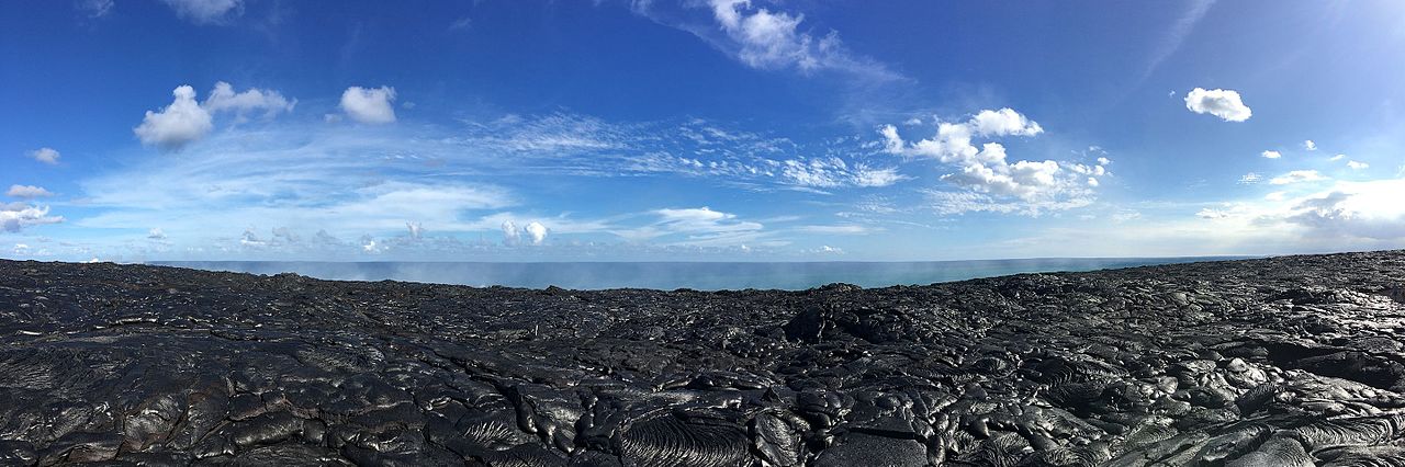 Panoramic-view-of-the-lava-at-the-end-of-the-Chain-of-Craters-Road
