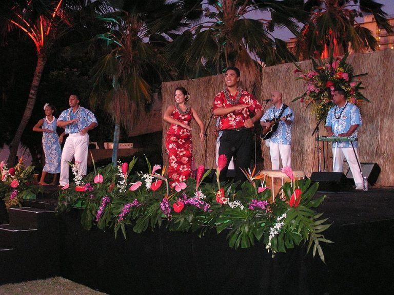 Performers-on-stage-at-a-luau-768x576