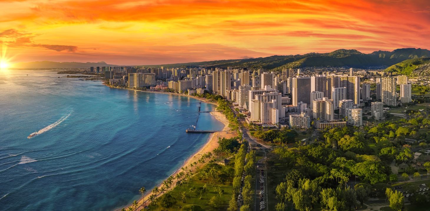 honolulu-with-a-vibrant-red-sunset