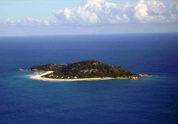 Cousine-Island-from-afar