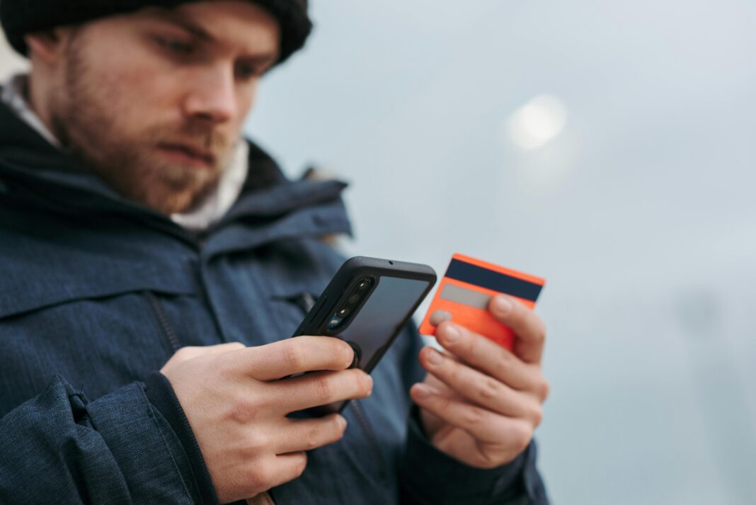 How Mobile Commerce Is Changing the Retail Landscape